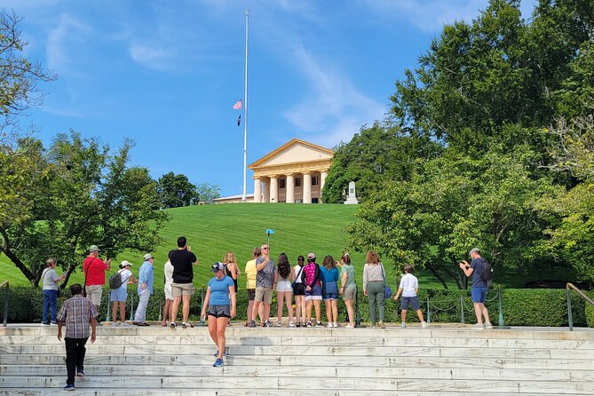 4-Hour Guided Tour in Spanish to Discover Washington DC - Lincoln Memorial: a quick temple of American ideals