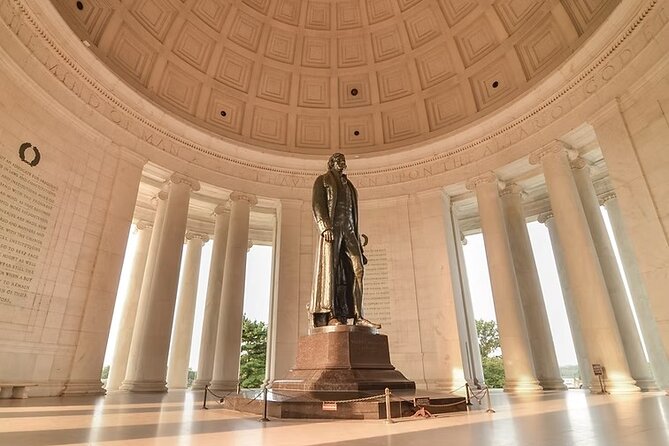 4-Hr DC Monuments Small Group Sightseeing Guided Tour - World War II Memorial: 56 Pillars and a Real Sense of Scale