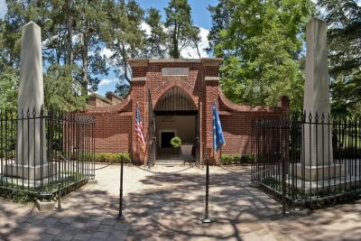 Admission and Guided Tour of Mount Vernon and Old Town Alexandria - Starting at Hyatt Regency Washington: how the logistics feel in real life