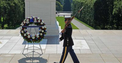 Arlington Cementary & Guard Ceremony with Iowa Jima Memorial - Meeting at the Welcome Center and getting through security right