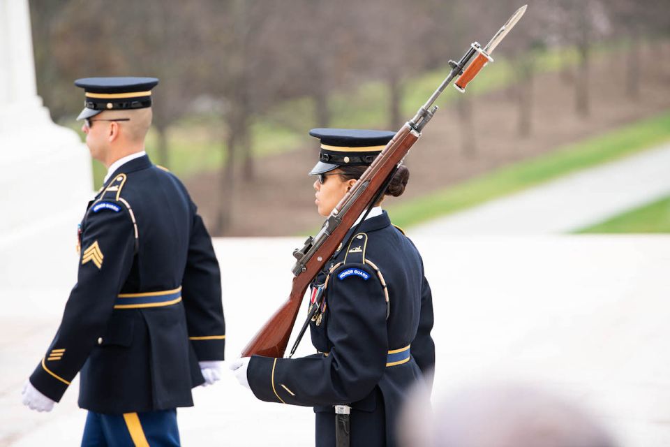 DC: Arlington National Cemetery Guided Walking Tour - Where the tour starts: Welcome Center to the security line