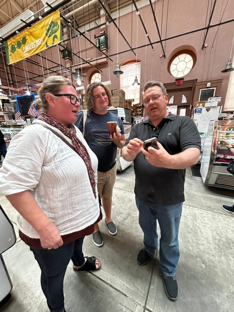 DC: Eastern Market Eats Food Tour (5 Food Stops + Dessert) - The veteran pub and Marine Barracks connection: history with a local edge