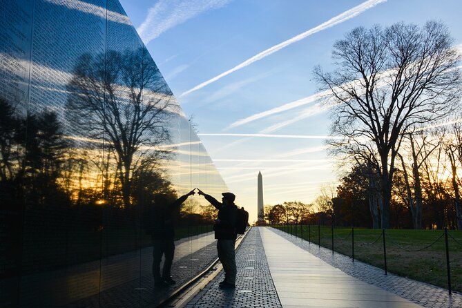 DC Monuments by Moonlight: Small Group Walking Tour - Meeting at Independence Ave and ending at Lincoln Memorial