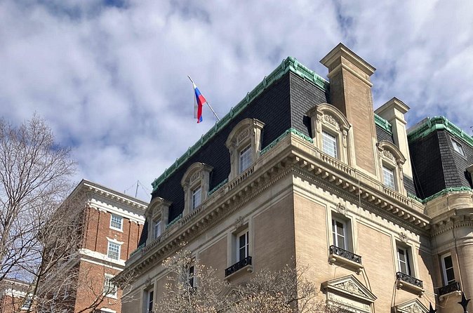 DC Spy History Walking Tour - Stop 5: Dupont Circle Hotel and a Suspicious Putin-Era Death