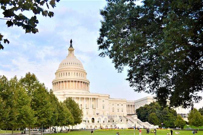 Discover DC Private Tour – (Up to 12 Guests) - National Mall power walk: Capitol to Lincoln (and why the order matters)