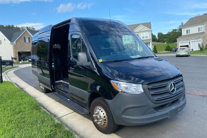 Luxury Airport Transfer DCA to/from Washington DC - The meet-and-greet system: how you avoid roaming DCA