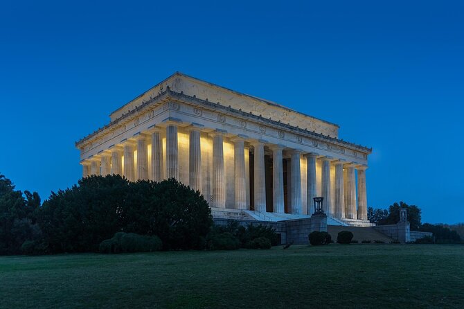 Monuments and Memorials Night Walking Tour - Night walking value: why this circuit works after dark