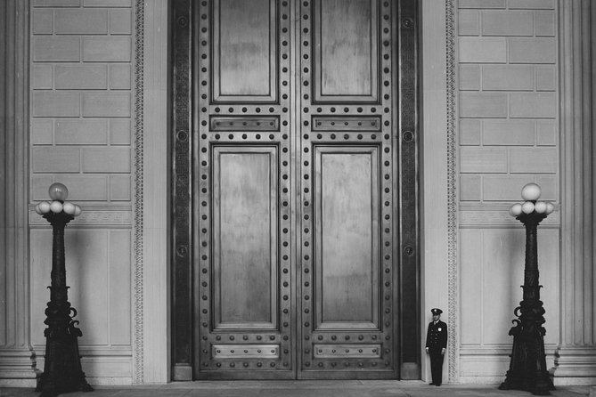 National Archives + National Portrait Gallery Tour 6ppl Max - National Archives Rules and Quiet Rooms: What to Expect While You’re There