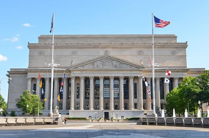 National Archives Skip the Line Guided Tour Semi-Private 6ppl Max - Key reasons this National Archives tour works