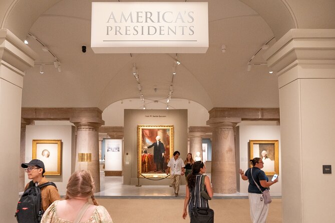 National Portrait Gallery & American Art Museum Semi-Private Tour - Getting oriented at the Unscripted Welcome Center