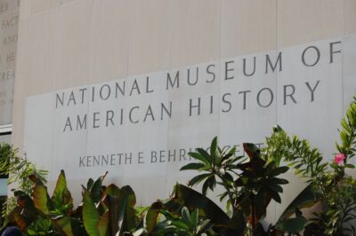 Natural History Museum & American History Museum - Getting started right: the Madison Drive meeting point and fast entry