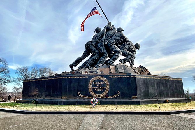 Night-Time City Tour of Washington DC - WWII Memorial and MLK Jr. Memorial: Two Powerful Stops, Two Different Moods
