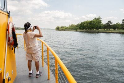 Old Town Alexandria in a Day with Round Trip Ferry Cruise - Meeting at 950 Wharf St SW and building a 5-hour flow