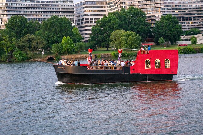 Pirate Ship Treasure Hunt Cruise with Face Painting - Family fit: who this cruise suits best