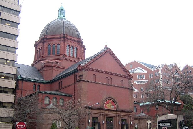 Presidents' Residences Walking Tour: Lafayette Sq + Foggy Bottom - The Chris factor: why the stories land (and stick)