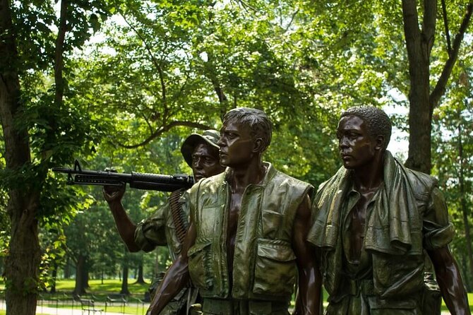 Private 3 Hour Highlights Tour Washington DC for up to 10 Guests - From MLK to Vietnam: how the memorial stops feel in real time