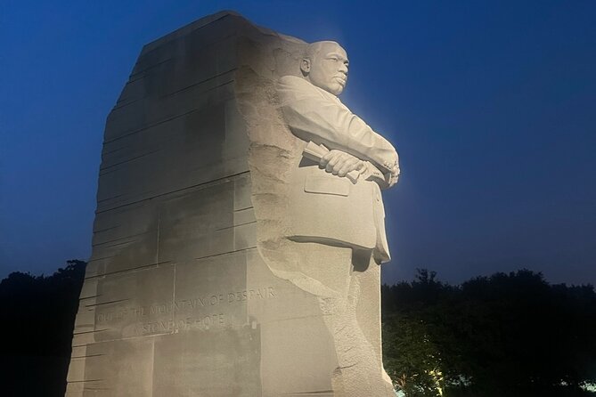 Private Monuments At Night Tour - Why do DC at night: the lights and the quieter mood