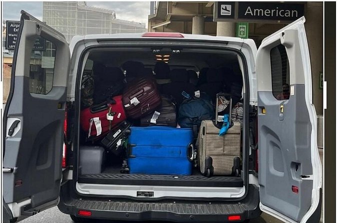 Private Ronald Reagan National Airport (DCA) transfer Round trip - The car seat and stroller advantage for families