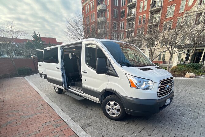 private Ronald Reagan, Washington National Airport transfer - Pickup and Drop-Off: Flight Info and Your Exact Location