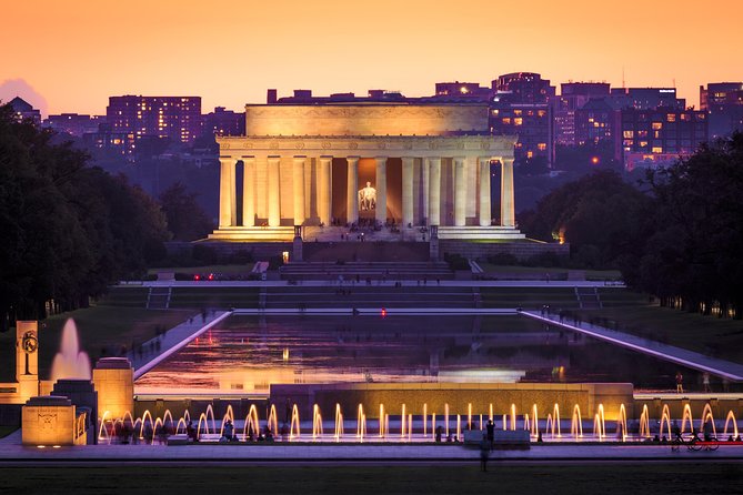 Private Tour In different languages - Korean War Veterans, Lincoln, and Vietnam: symbolism and photo moments
