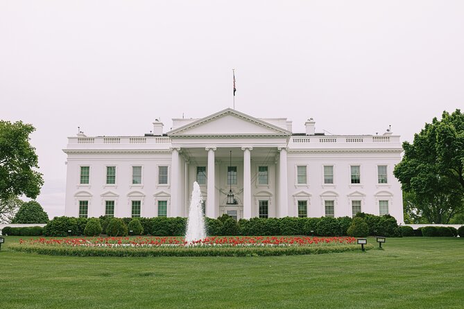 Private Tour of Washington DC (English/Portuguese) - White House start: the 1600 Pennsylvania Ave photo moment plus context