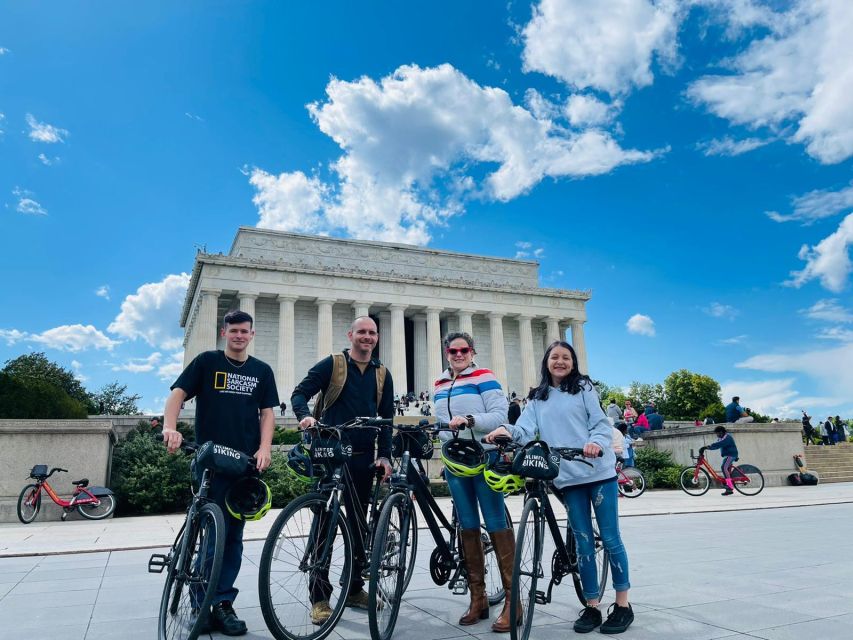 Private Washington DC Bike Tour - The guided approach: short stops, real context