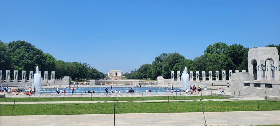 Private Washington DC Grand Tour with Changing of the Guard. - A four-hour Washington DC grand tour that makes the city click