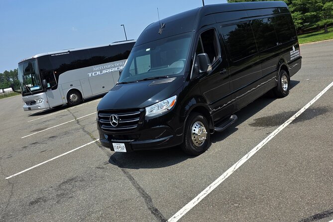 Roberts Luxury Transportation Shuttle Private Sightseeing Tour - Driver-led, not lectured: how to get the most from a low-commentary style tour