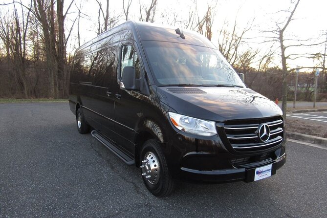 Roberts Luxury Transportation Shuttle Private Sightseeing Tour - How the 4-hour route feels: a chain of major DC sights
