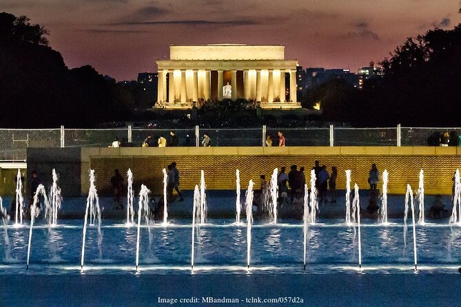 The National Mall Private 2.5-hour Evening Tour in Washington DC - Stop 1: National Mall at night, where the photos get easier