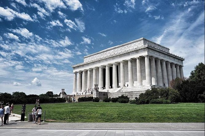 The Washington DC Sightseeing Day Pass: Save Big at 15+ Monumental Attractions - Potomac River Water Taxi: How to Use That Hour Well