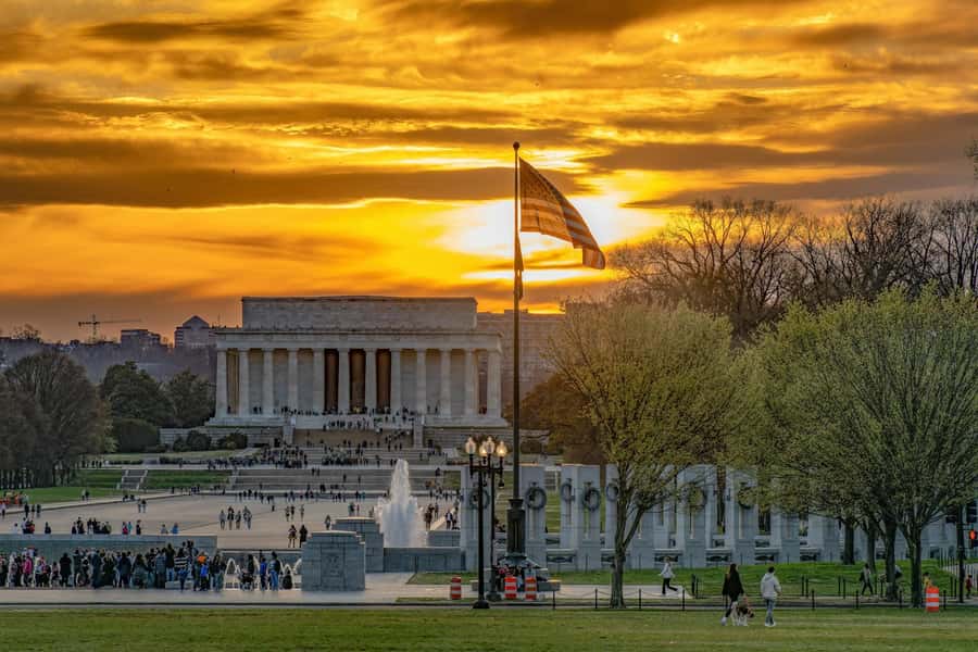 Washington, D.C.: Monuments & Memories History Walking Tour - Freedom Plaza and the World War I Memorial: remembering beyond the big two