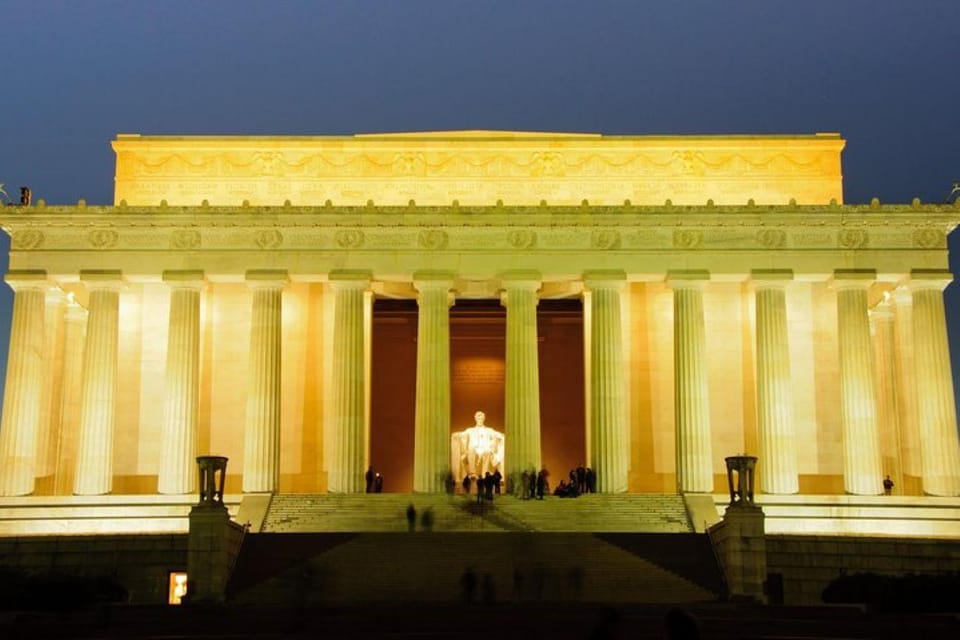 Washington DC: After Dark Night-Time Sightseeing Tour - The early big hit: U.S. Capitol and the symbol game