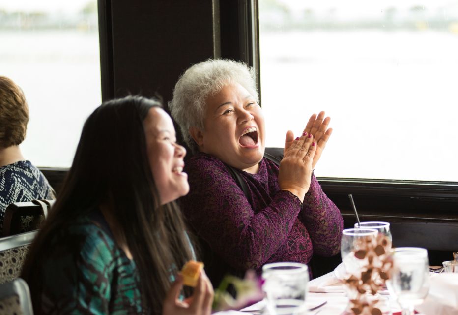 Washington DC: Christmas Eve Gourmet Brunch or Dinner Cruise - Dinner cruise: plated 3-course meal at your table