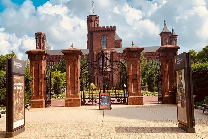 Washington DC City Guided Tour in Private Luxury Vehicle - A private DC highlights circuit, minus the hassle