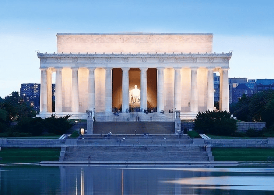 Washington DC: Highlights Guided Walking Tour - World War II Memorial: a poignant pause built into the walk